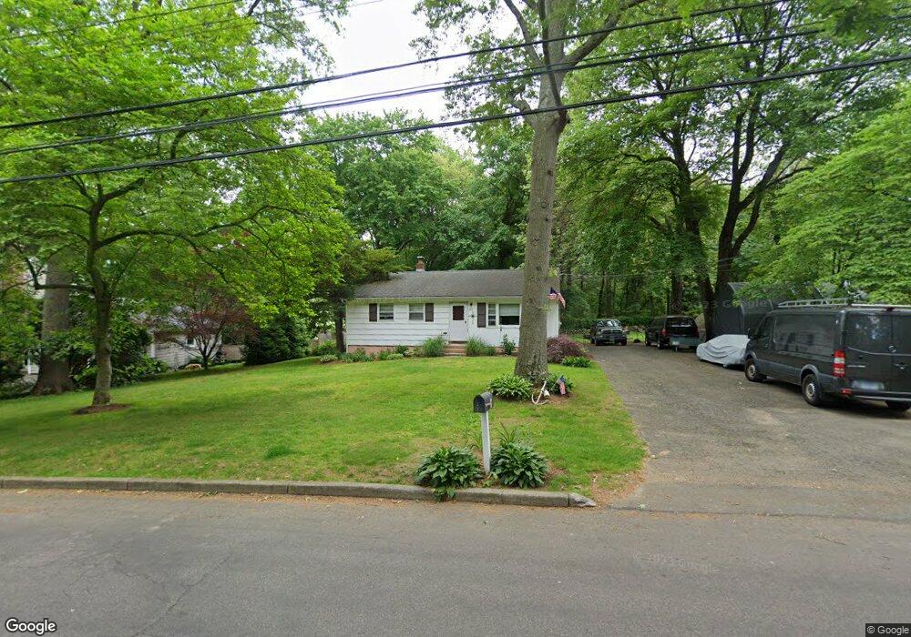 301 Putting Green Rd, Fairfield, CT 06825 - photo 1