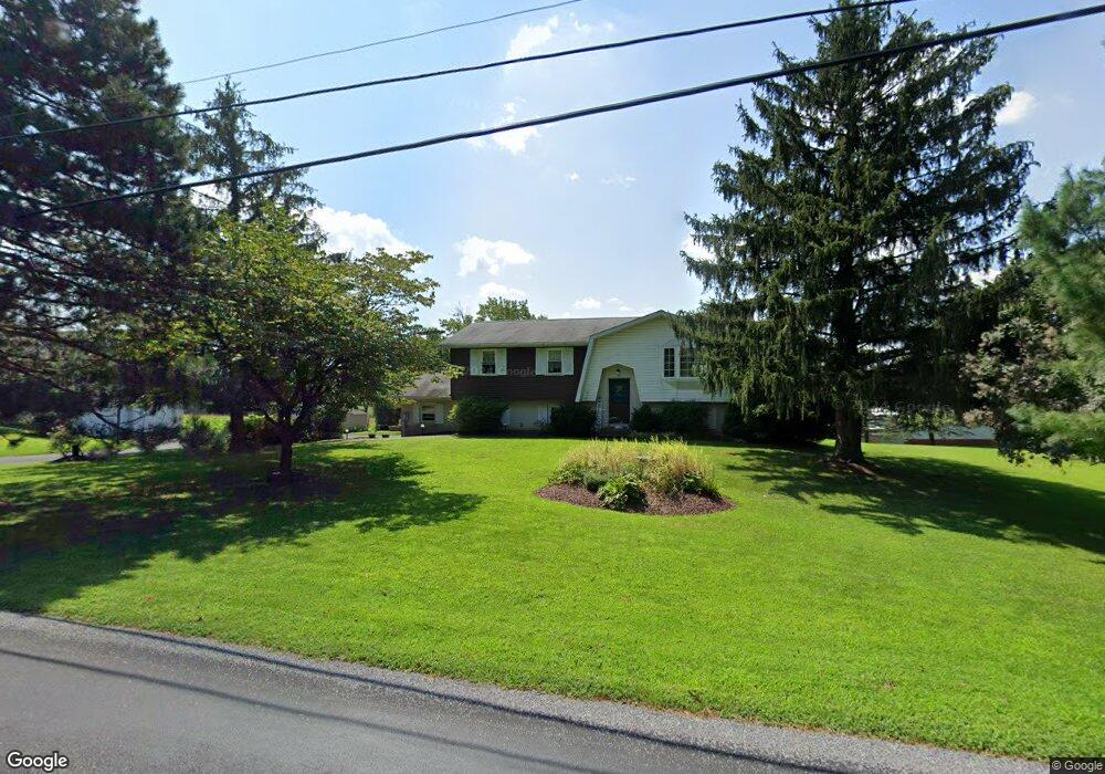 5740 Baumgartner Rd, Emmaus, PA 18049 - photo 1