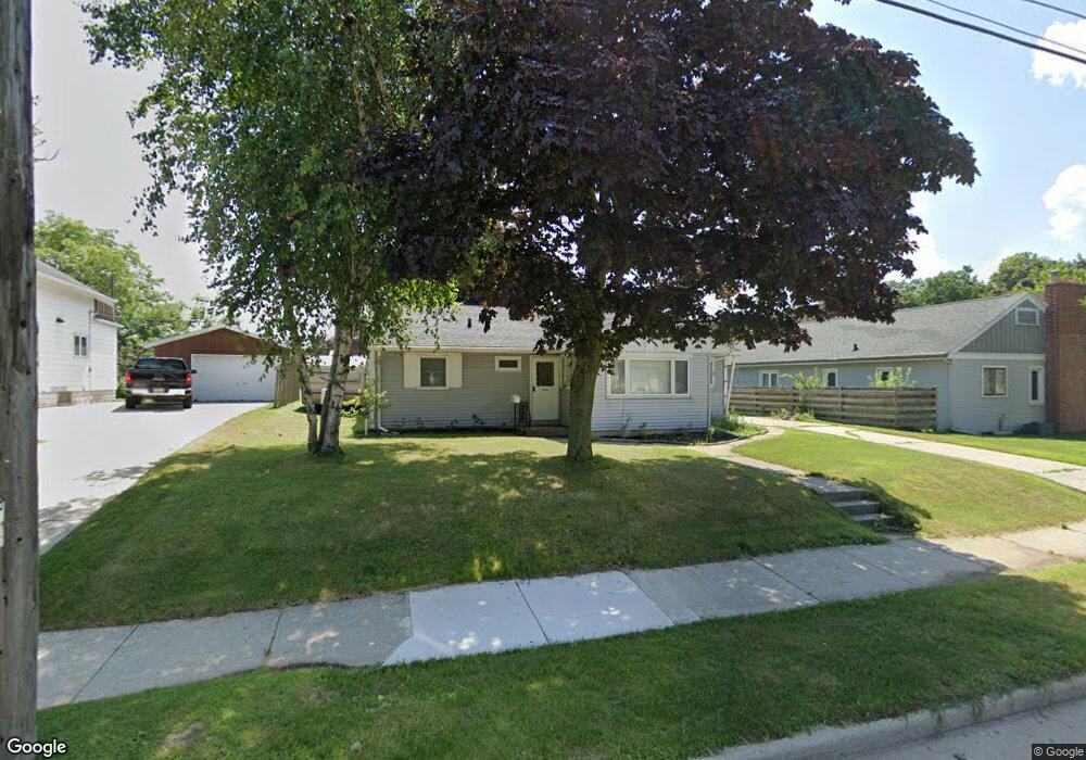 2231 Waldo Blvd, Manitowoc, WI 54220 - photo 1