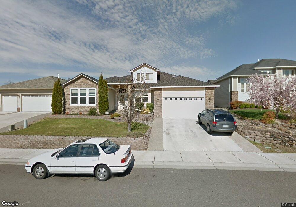 824 Ridgeway Ave, Central Point, OR 97502 - photo 1