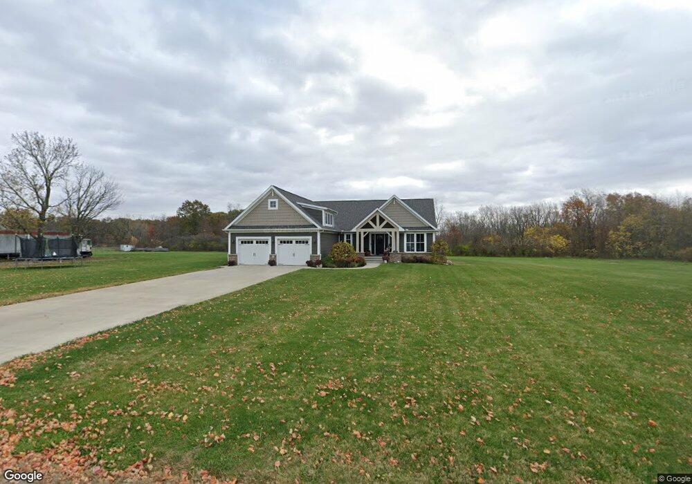 736 Wheeler Ln, Wapakoneta, OH 45895 - photo 1