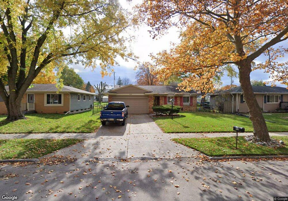 4117 Woodcreek Ln, Lansing, MI 48911 - photo 1