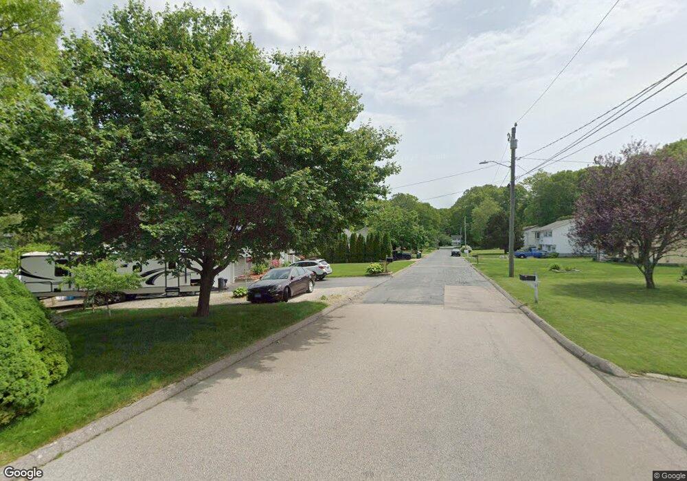 8 Croft Ct, Pawcatuck, CT 06379 - photo 1