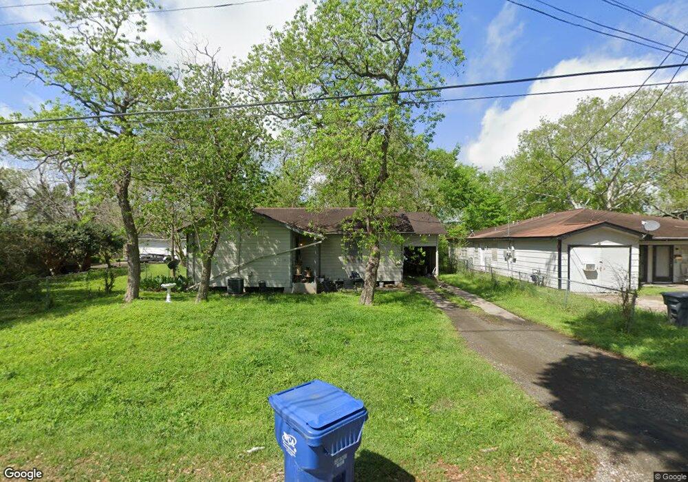 2804 Sycamore Ave, Bay City, TX 77414 - photo 1