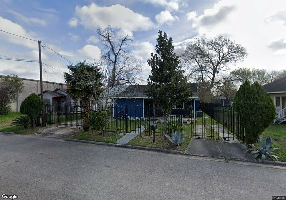 5808 Clement St, Houston, TX 77026 - photo 1