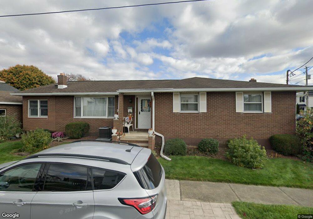 300 Jones St, Dunmore, PA 18512 - photo 1