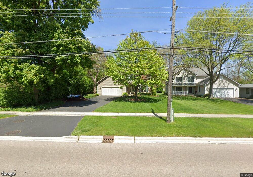 1219 Manchester Rd, Wheaton, IL 60187 - photo 1