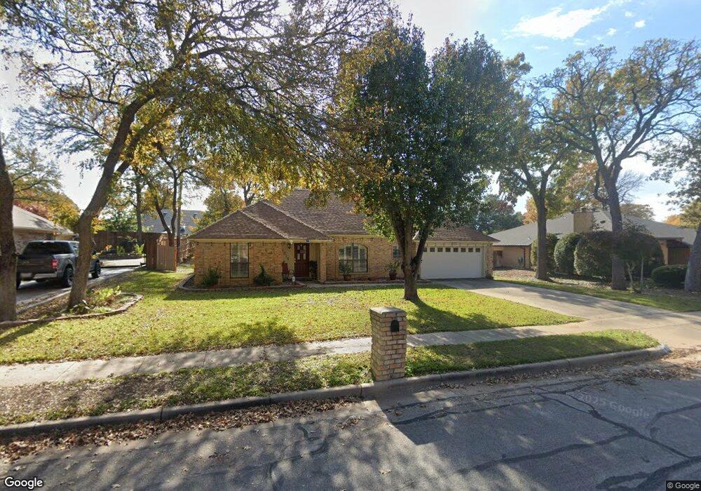 1212 Donna Ln, Bedford, TX 76022 - photo 1