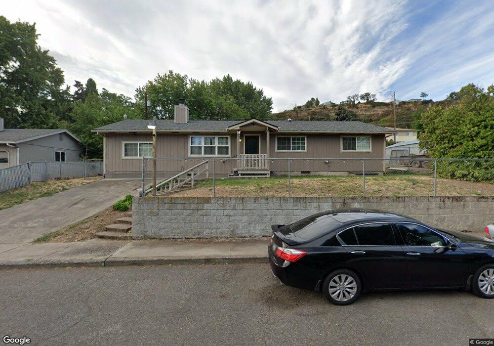 1020 E 15th St, the Dalles, OR 97058 - photo 1