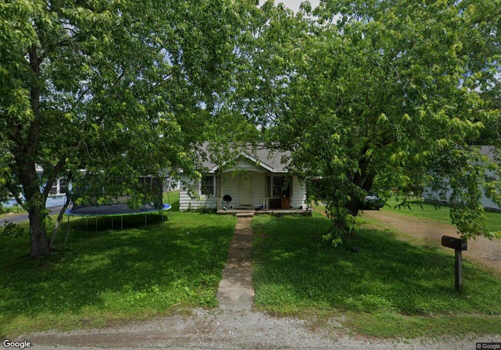 313 Maplewood Dr, Shelbyville, TN 37160 - photo 1