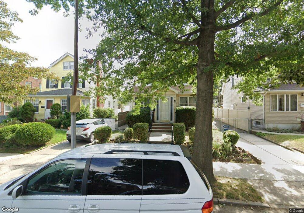 4355 167th St, Flushing, NY 11358 - photo 1