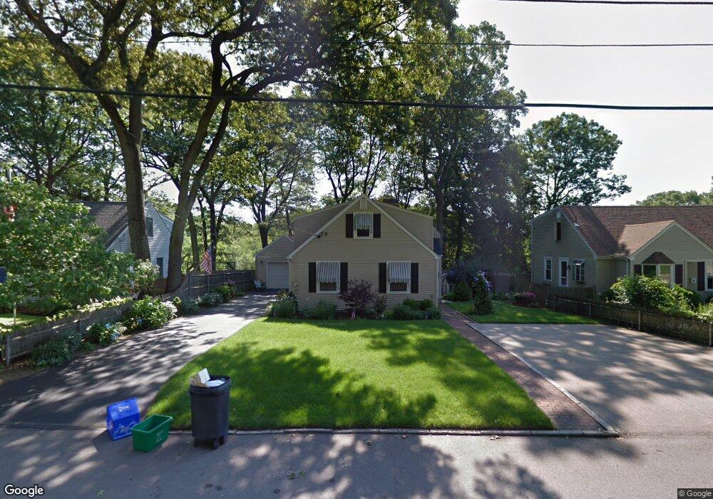 77 Pinecrest Dr, Pawtucket, RI 02861 - photo 1