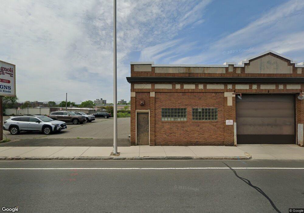 680 Worthington St, Springfield, MA 01105 - photo 1