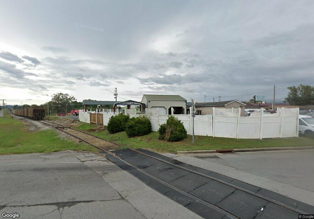 1011 Madison St, Shelbyville, TN 37160 - photo 1