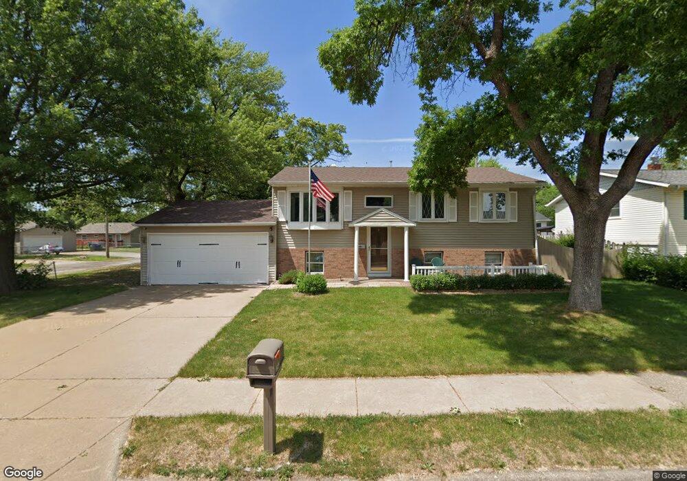 1942 W 69th St, Davenport, IA 52806 - photo 1
