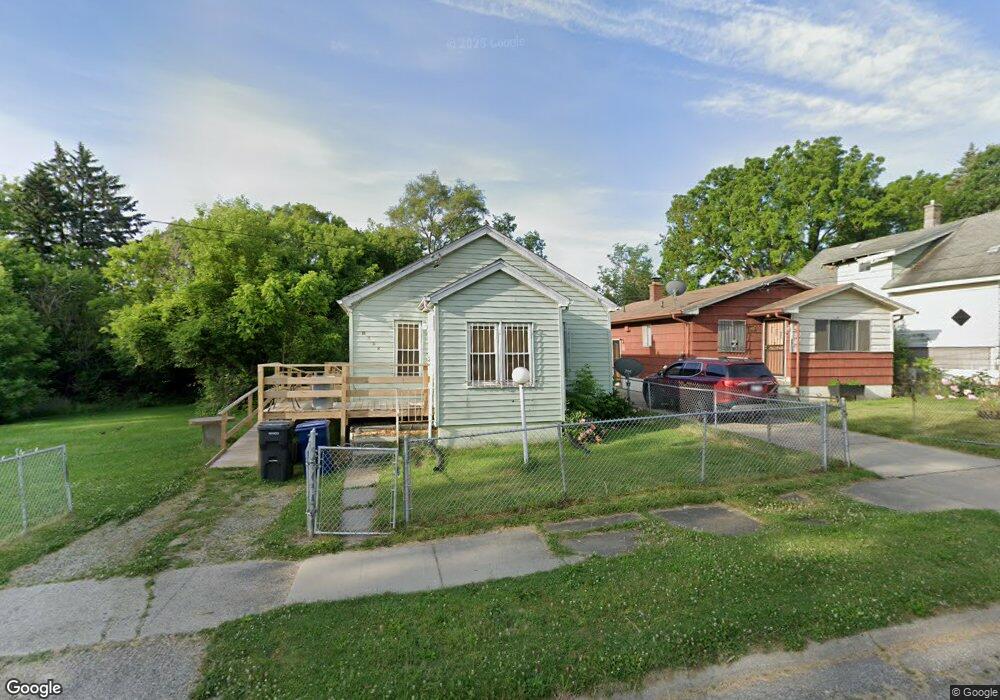 1042 E Austin Ave, Flint, MI 48505 - photo 1