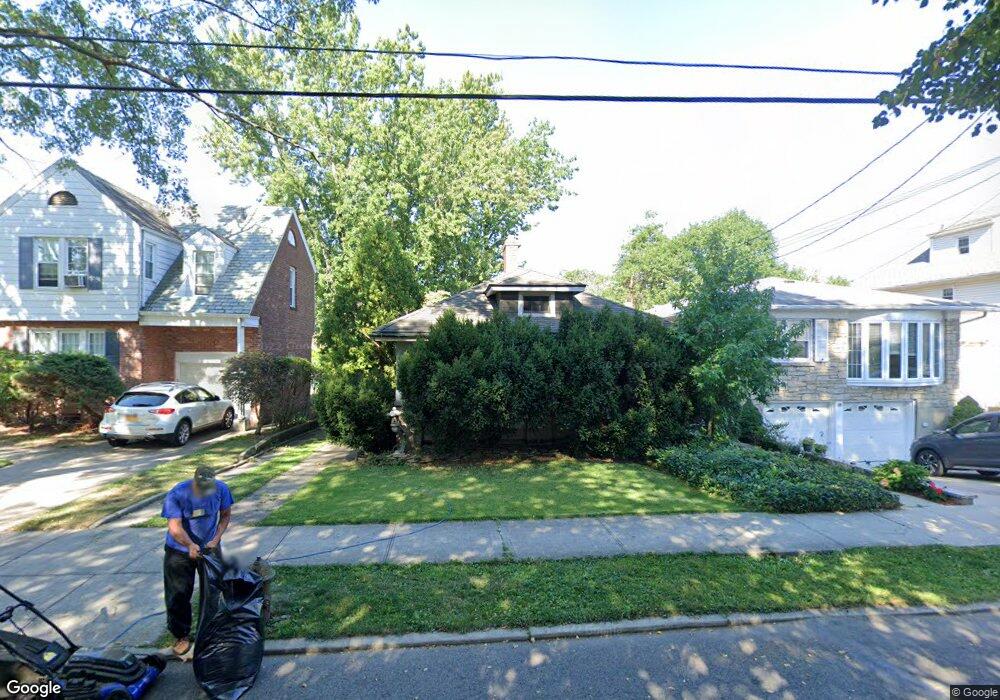 3350 165th St, Flushing, NY 11358 - photo 1