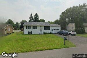 405 Fay Ln, Minoa, NY 13116