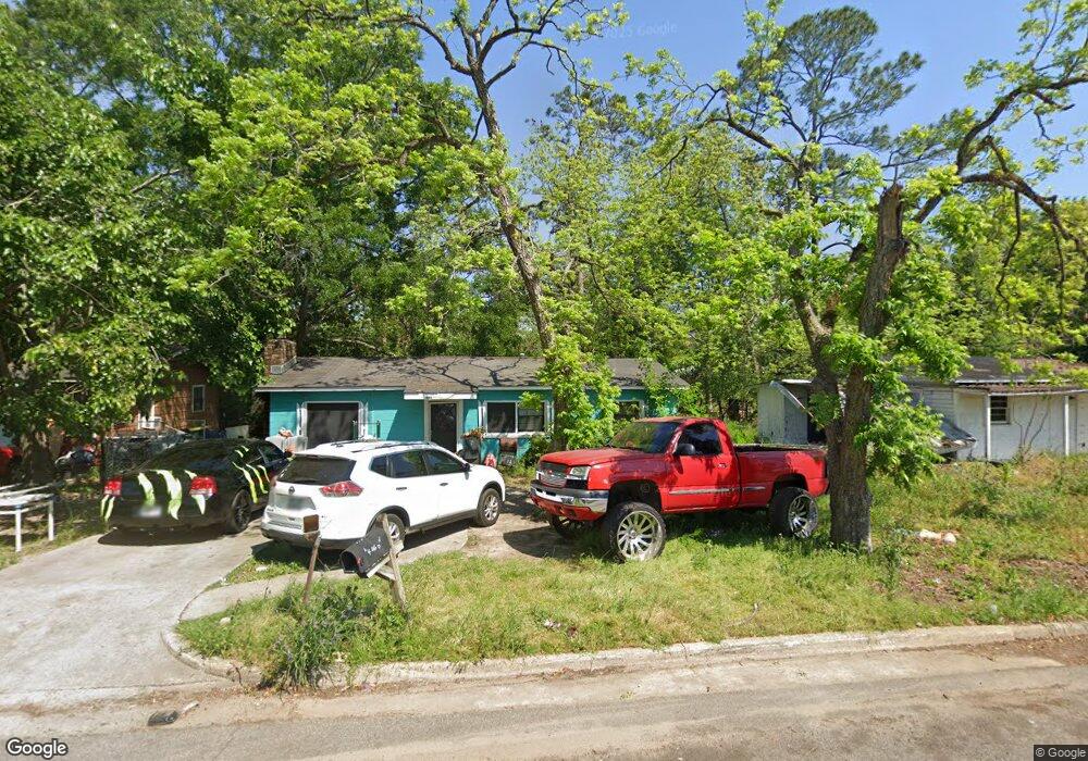 406 Chester Ave S, Douglas, GA 31533 - photo 1