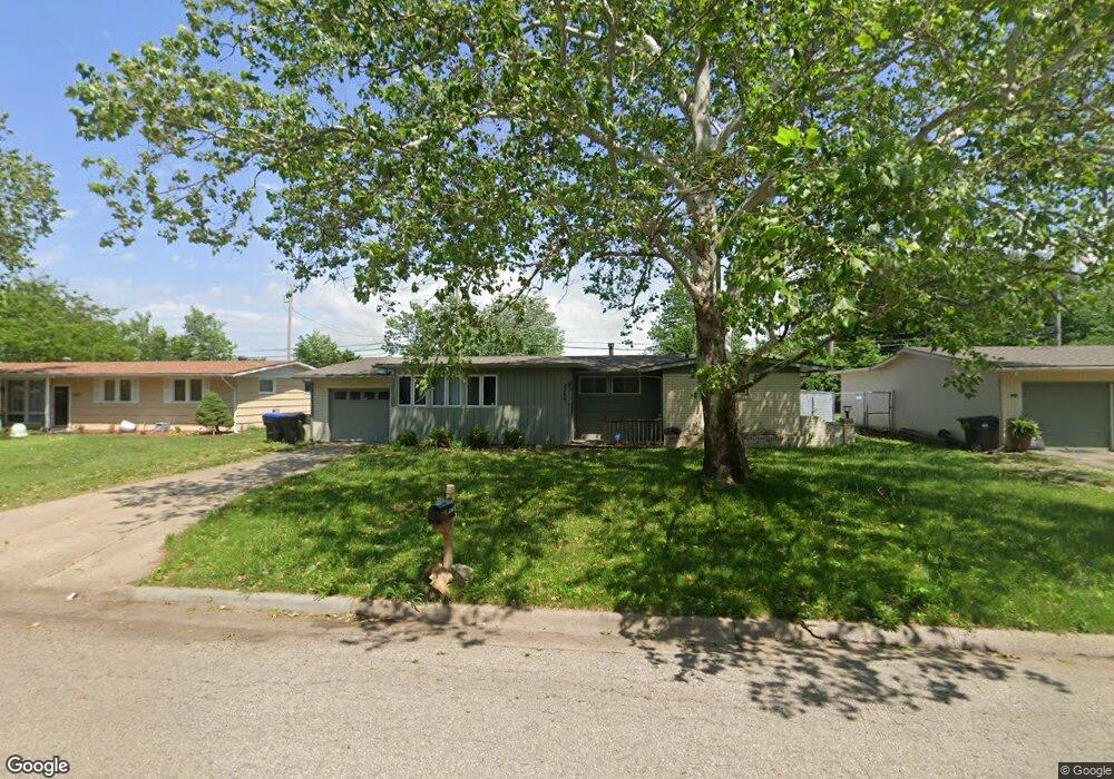 3260 SW Tara Ave, Topeka, KS 66611 - photo 1