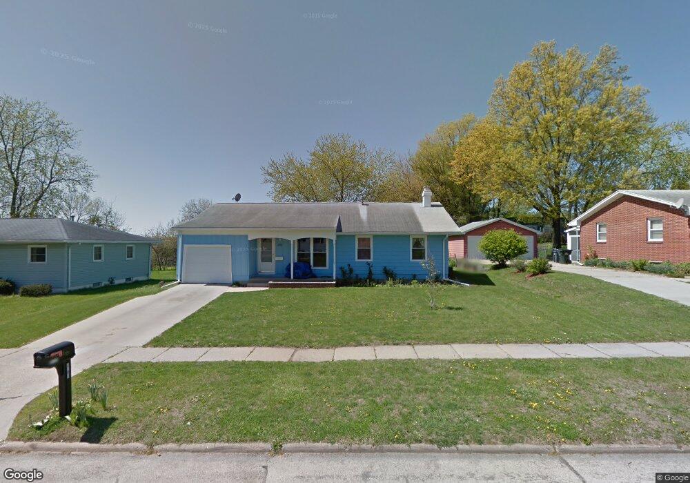 2508 Newport Dr SW, Cedar Rapids, IA 52404 - photo 1