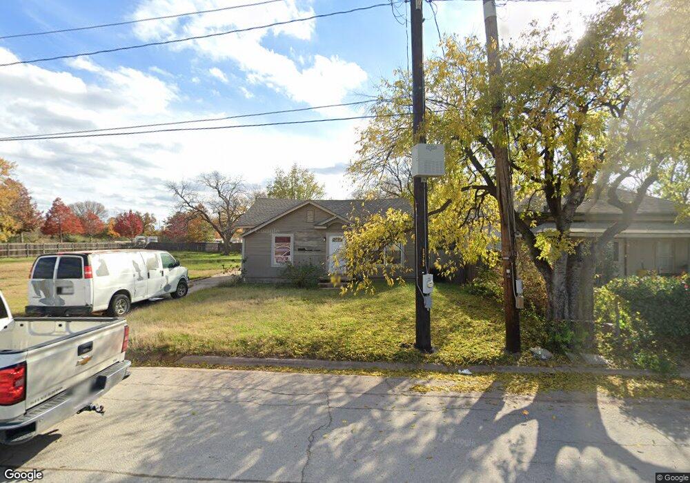 112 Daniels St, Denton, TX 76205 - photo 1