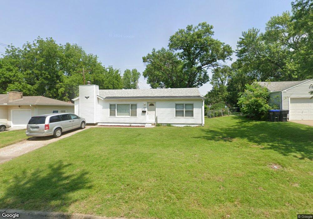 1670 SW 22nd St, Topeka, KS 66611 - photo 1