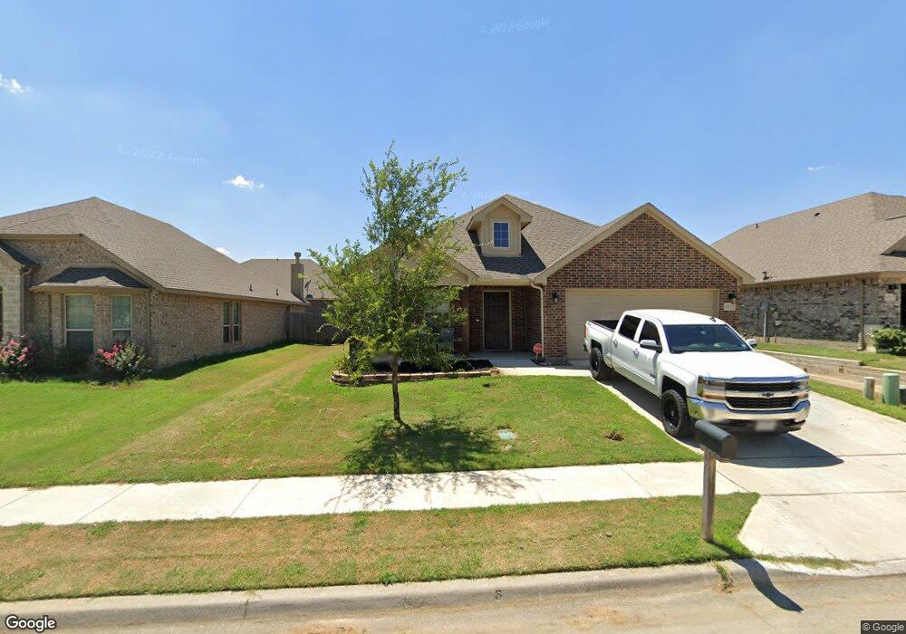 1015 Montrose Ave, Gainesville, TX 76240 - photo 1