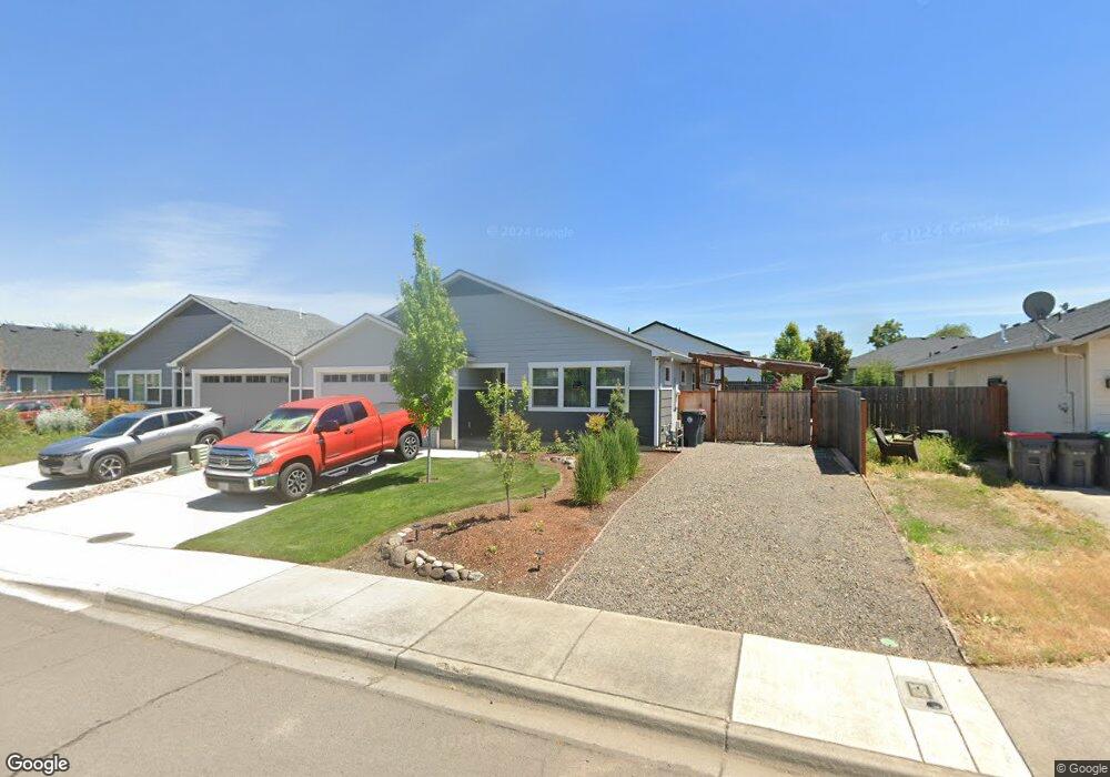 7560 24th St, White City, OR 97503 - photo 1