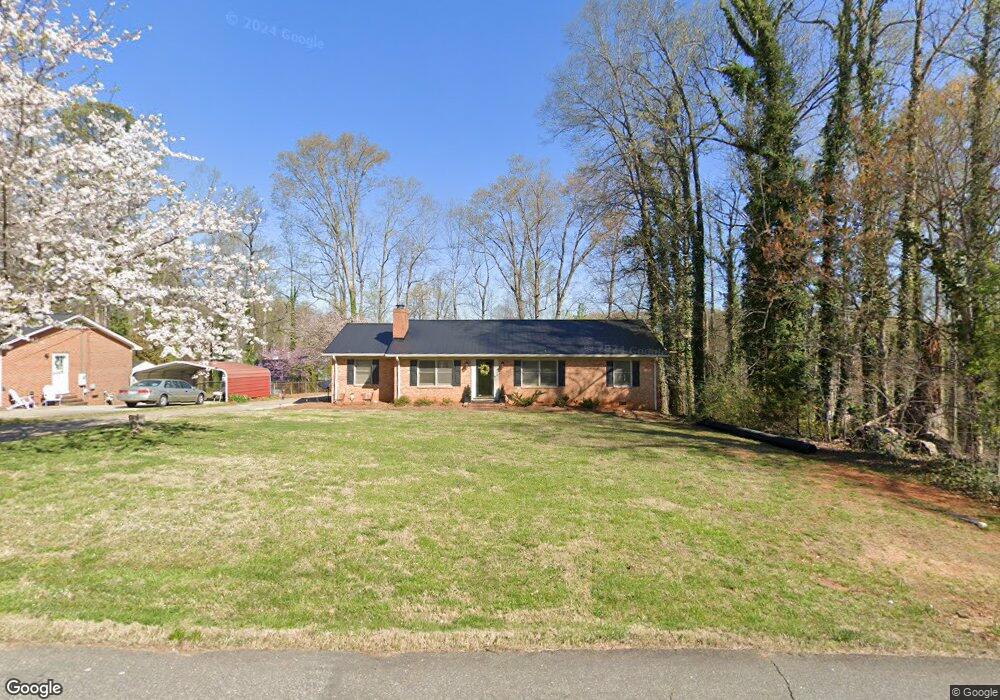 808 Driftwood Dr, Siler City, NC 27344 - photo 1