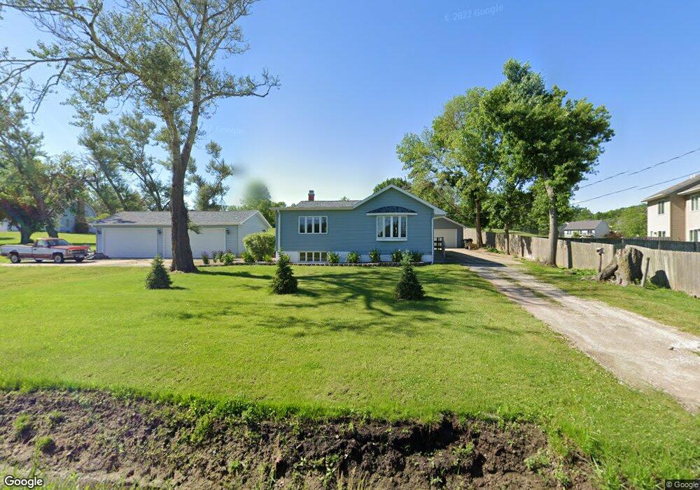 2135 Zika Ave NW, Cedar Rapids, IA 52405 - photo 1