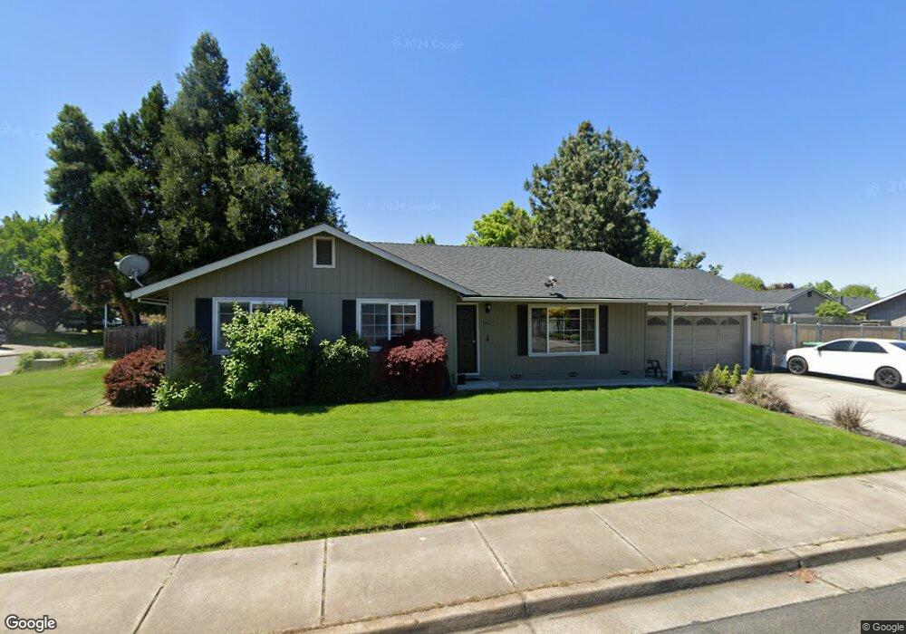 1025 Glengrove Ave, Central Point, OR 97502 - photo 1