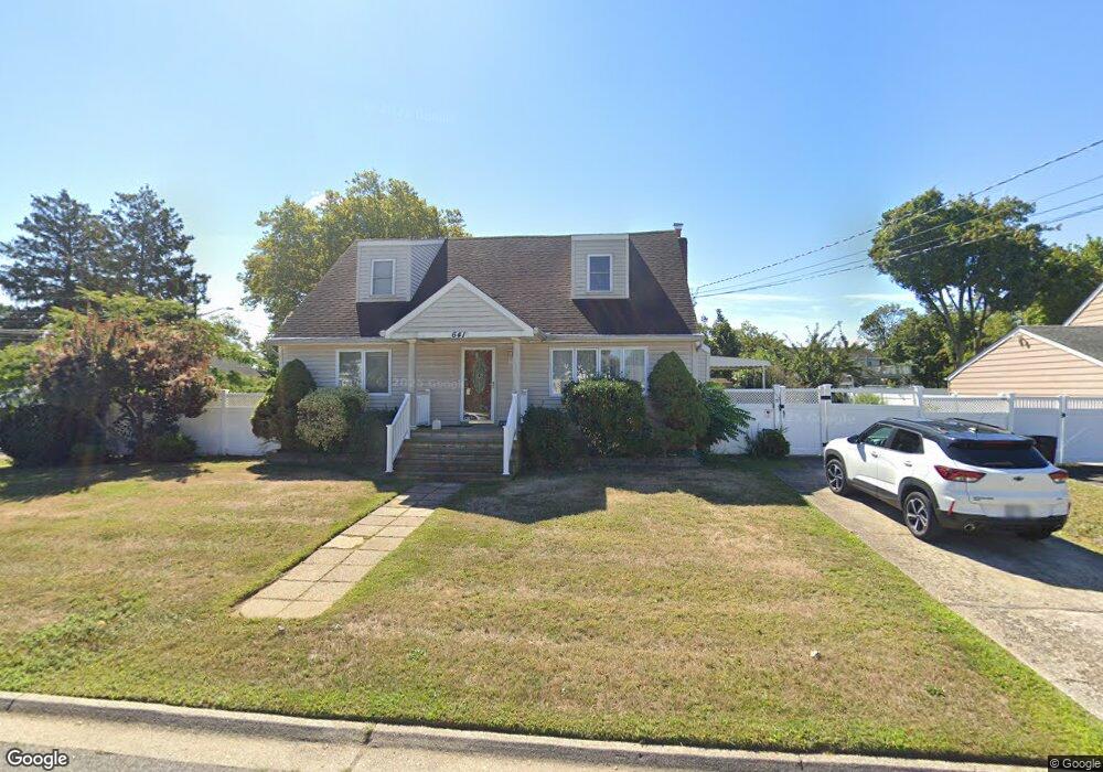 641 11th St, West Babylon, NY 11704 - photo 1