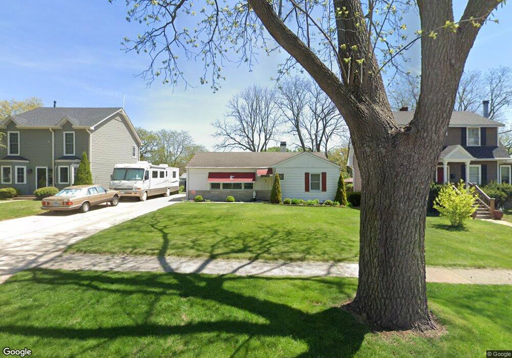 207 N Morgan Ave, Wheaton, IL 60187 - photo 1