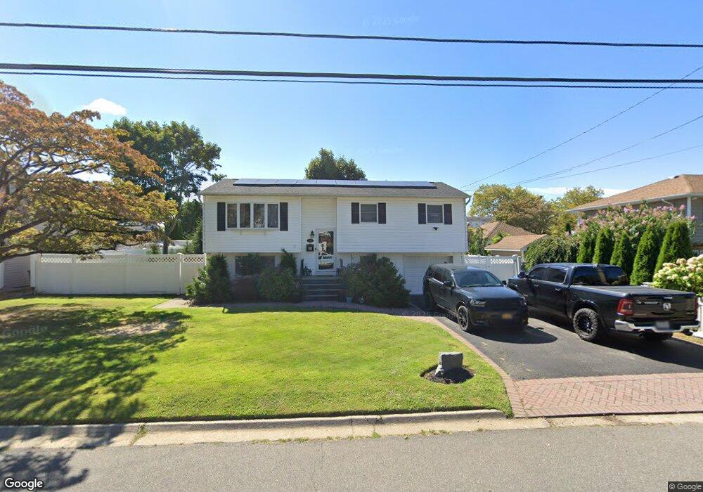 621 10th St, West Babylon, NY 11704 - photo 1