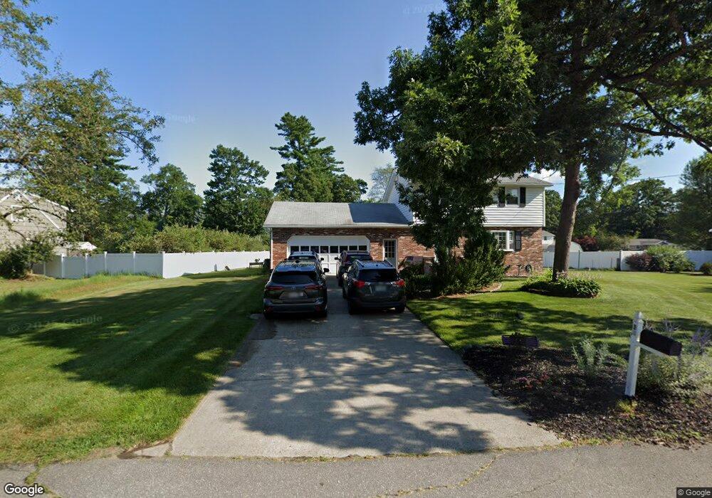 12 Pine Tree Ln, MerriMacK, NH 03054 - photo 1