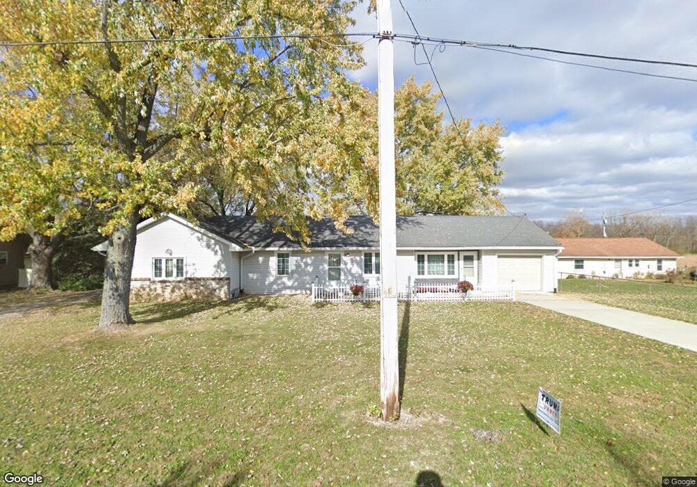 1040 W Hume Rd, Lima, OH 45806 - photo 1
