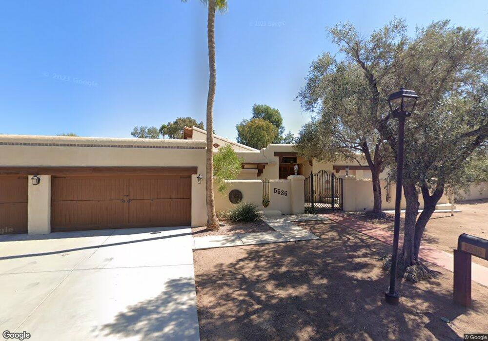 5536 E Camelhill Rd, Phoenix, AZ 85018 - photo 1