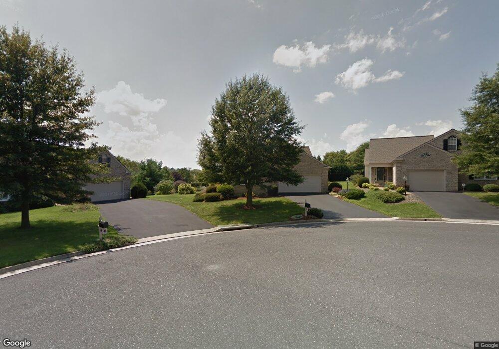 112 Queens Ct, Waynesboro, VA 22980 - photo 1