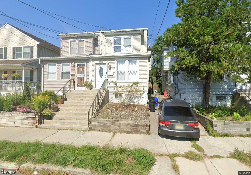 3313 Saunders St, Camden, NJ 08105 - photo 1