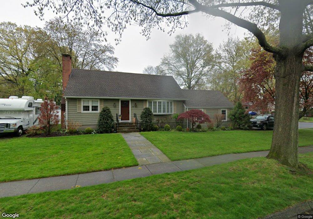 140 Deerfield Dr, Stratford, CT 06614 - photo 1