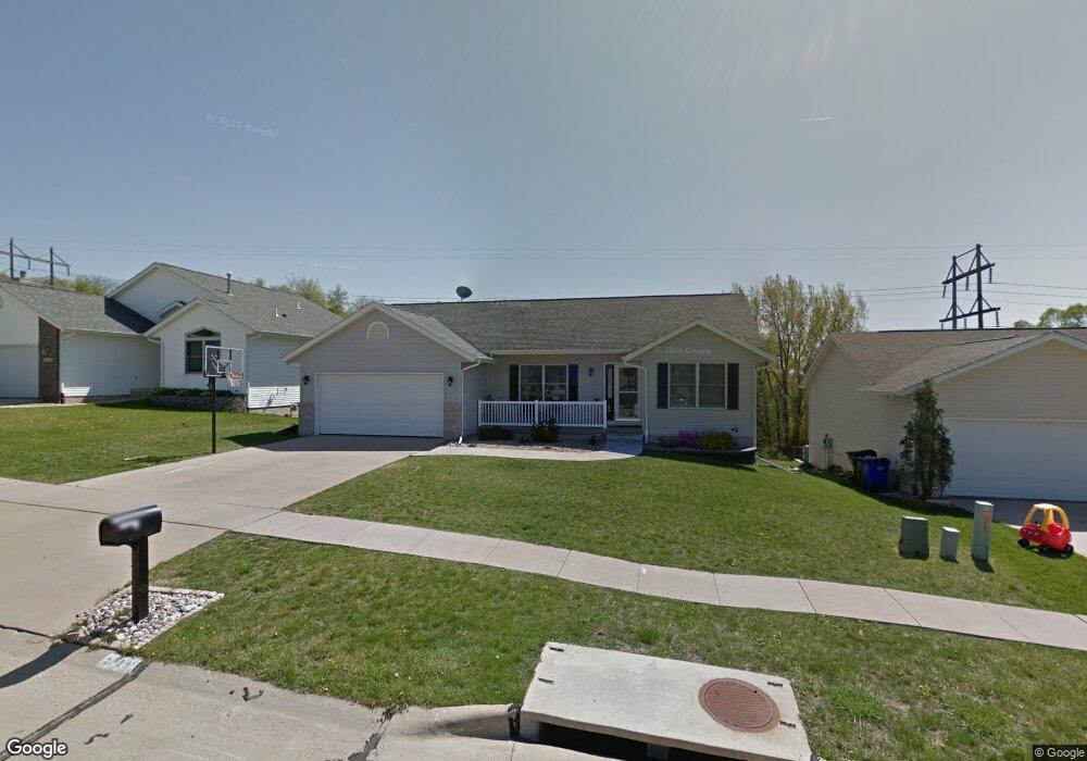 2829 38th Ave SW, Cedar Rapids, IA 52404 - photo 1