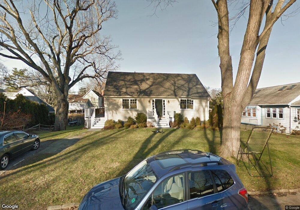 55 Edgewater Dr, Old Greenwich, CT 06870 - photo 1