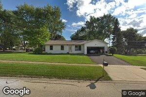 21 Sunrise Ln, Algonquin, IL 60102