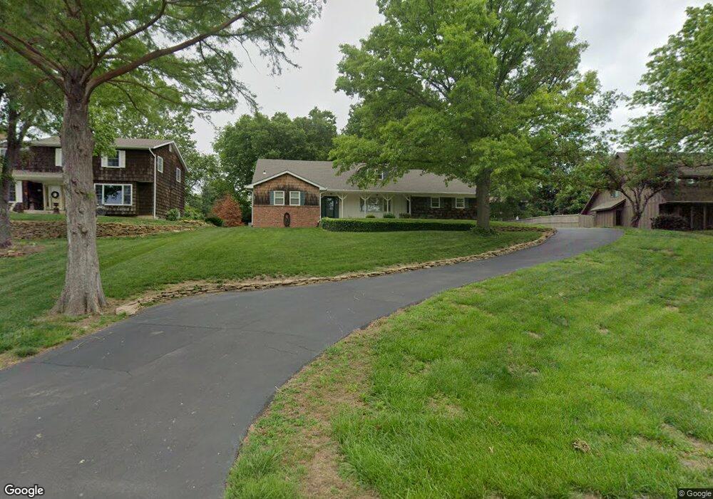 3840 SW Chelmsford Rd, Topeka, KS 66610 - photo 1