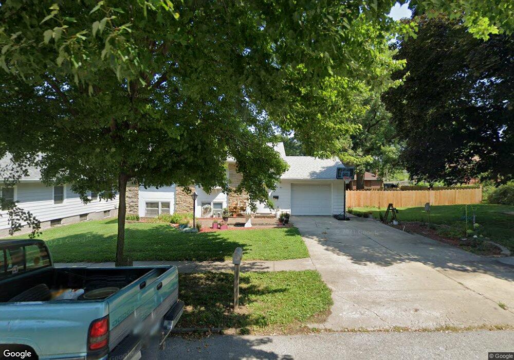 207 W Grant Ave, Shenandoah, IA 51601 - photo 1