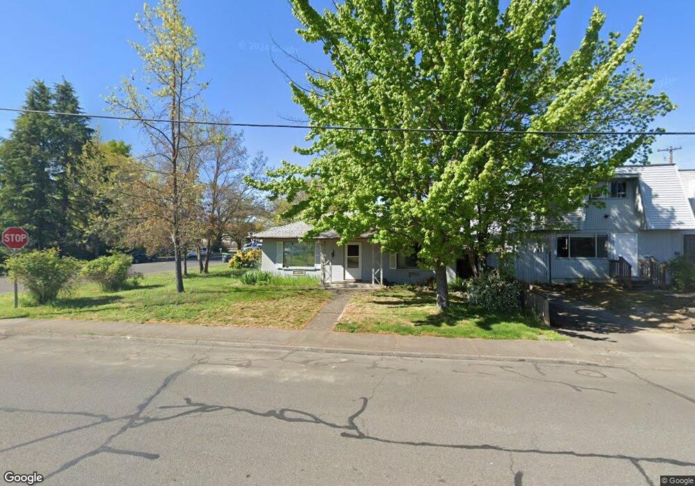 262 S 2nd St, Central Point, OR 97502 - photo 1