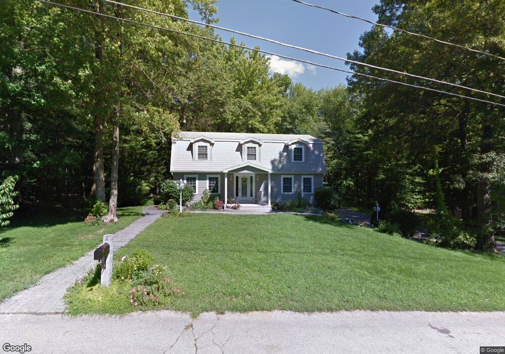 2 Chaucer Rd, Nashua, NH 03062 - photo 1