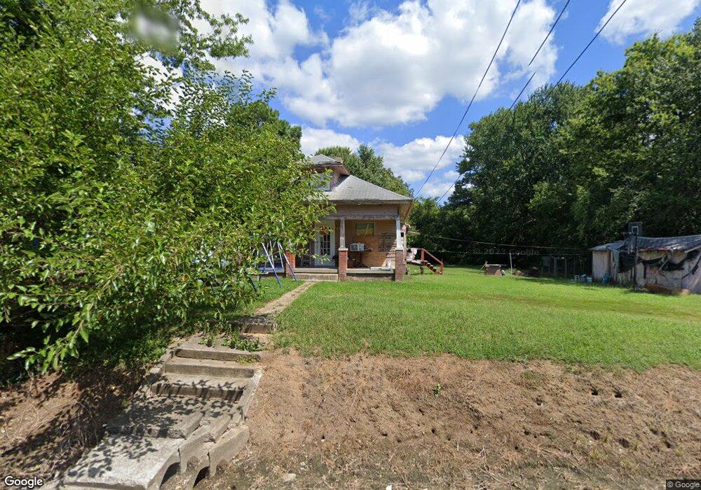 1212 Oglesby St, Harrisburg, IL 62946 - photo 1