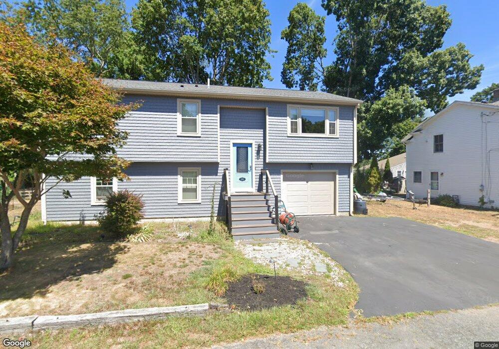 38 Wakefield Ave, Wakefield, RI 02879 - photo 1